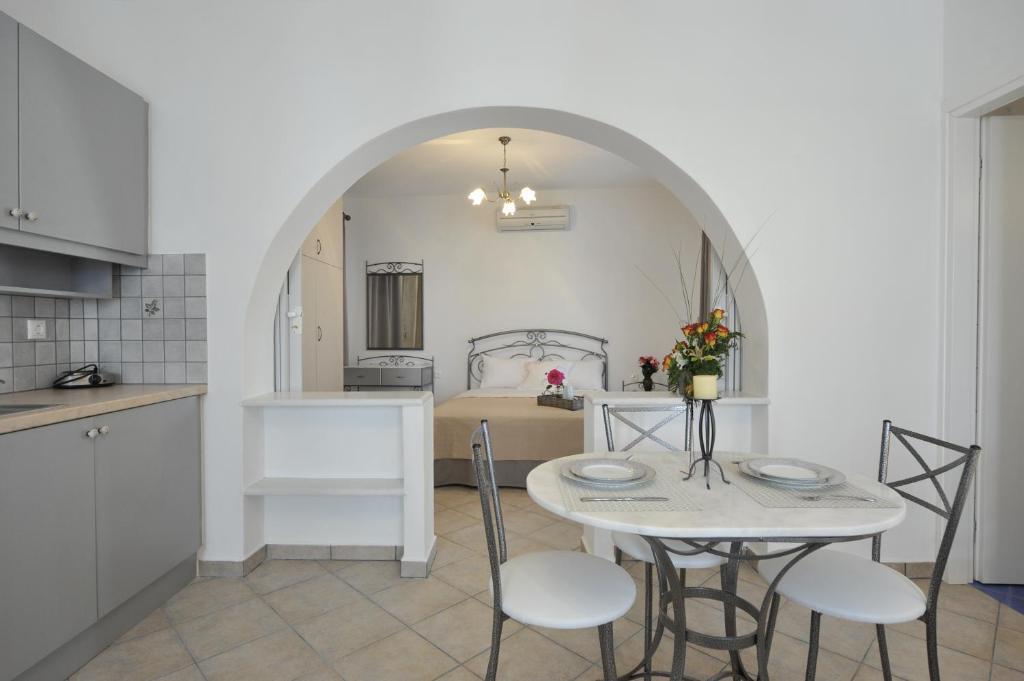 Evita Apartments Alikí Стая снимка