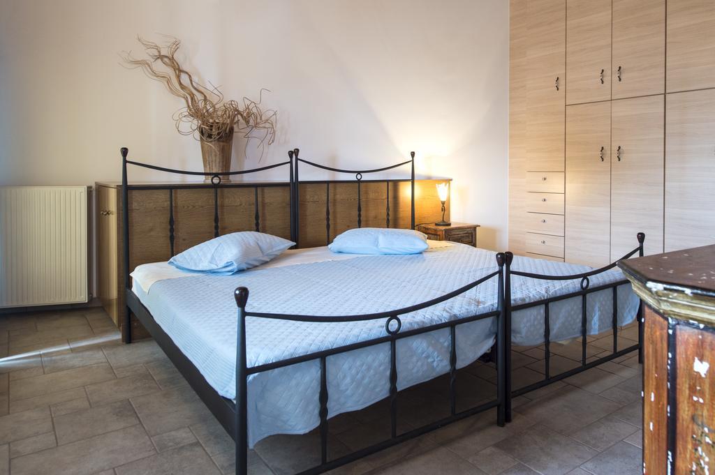 Evita Apartments Alikí Екстериор снимка