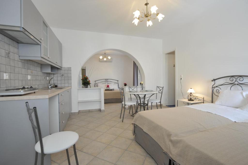 Evita Apartments Alikí Екстериор снимка